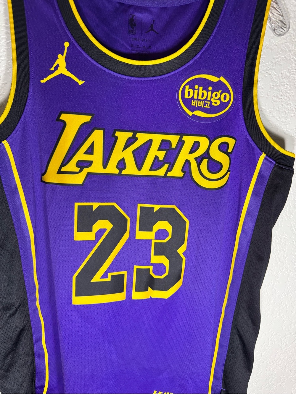 Los Angeles Lakers LeBron James #23 Statement Edition Basketball Jersey Men’s 44 - Picture 3 of 6